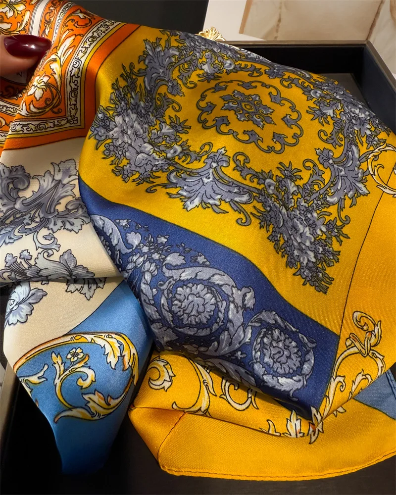 แบรนด์หรู 2025 โบฮีเมียพิมพ์ผ้าพันคอผ้าไหมสแควร์สําหรับผู้หญิงฮิญาบผม 70 ซม.ผ้าพันคอหญิงซาตินผ้าคลุมไหล่ริบบิ้นHeadband