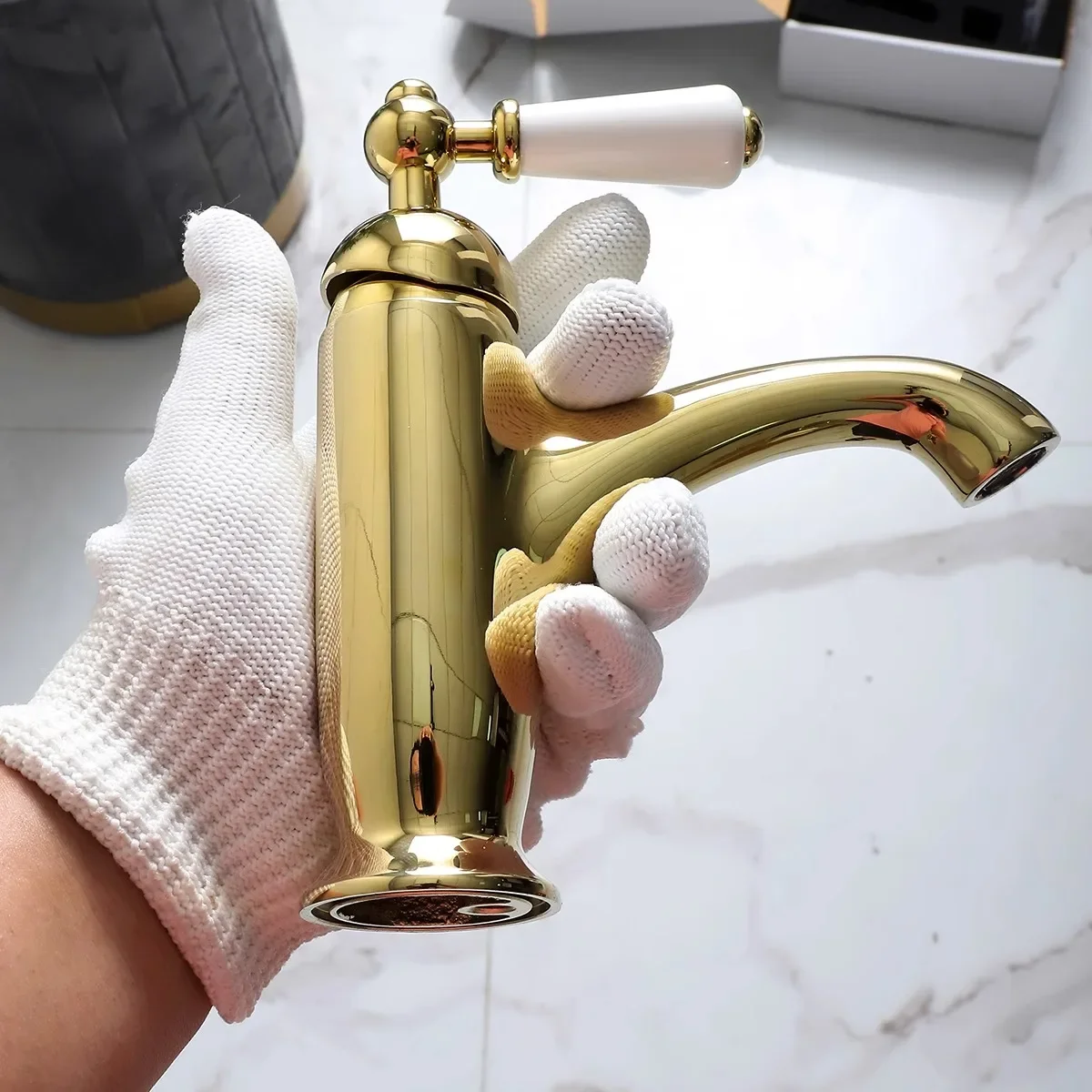 French style retro faucet for export, bathroom, household cold and hot faucet, wash basin, wash basin, ceramic handle, all coppe