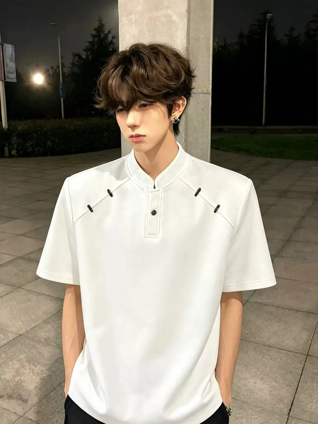 White Pad Shoulder Henry Collar Short Sleeve Men's T-Shirt Cleanfit Metal Decoration Standard Fit Casual Style Summer Top