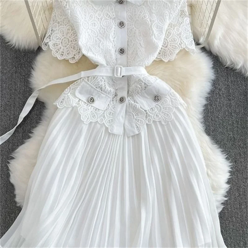 2025 여름 빛 럭셔리 사교계 기질 짧은 소매 옷깃 레이스 철자 허리 슬리밍 단어 Pleated 드레스 여성을 받기