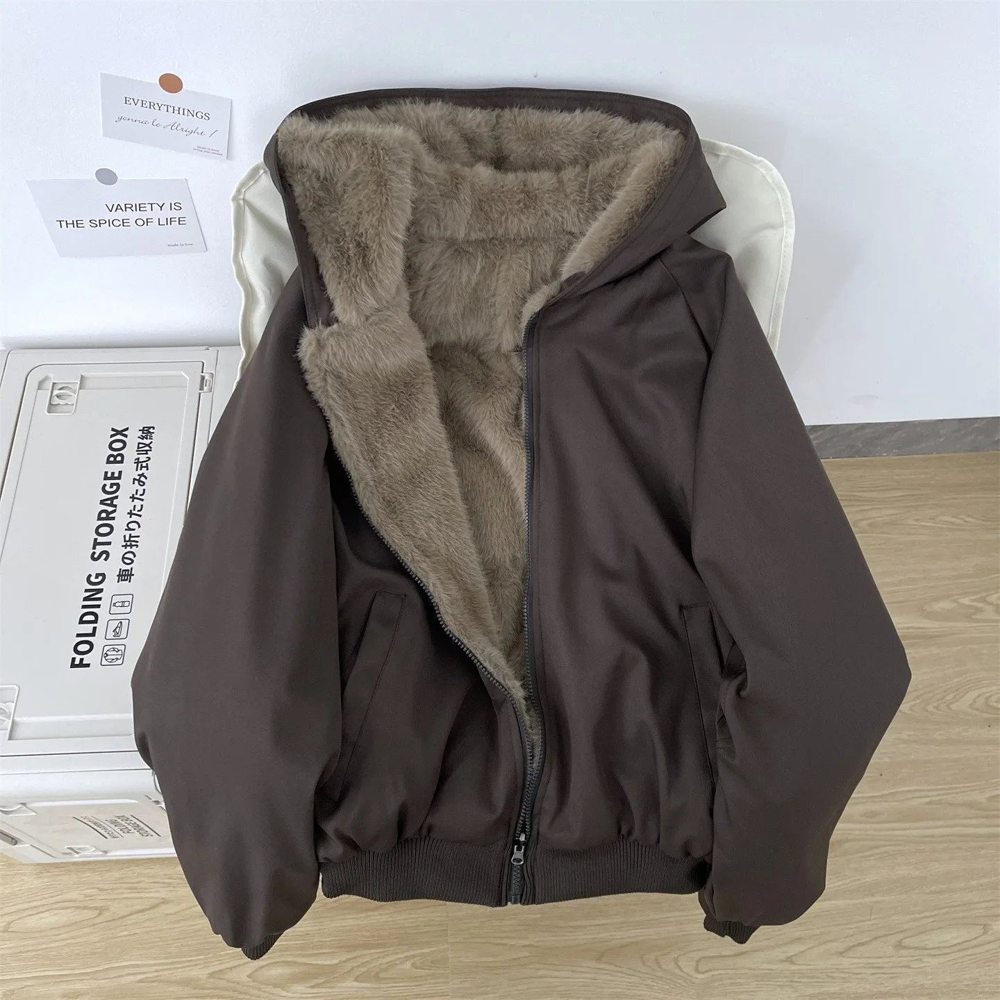 両面着用可能な2025年冬服、女性用の新しいコットンジャケット、ゆったりとした厚手の感触