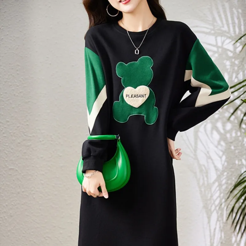 Women\'s Clothing Autumn and Winter Round Neck Patchwork Teddy Bear Embroidered Long Loose Color Contrast Long Sleeved Dress