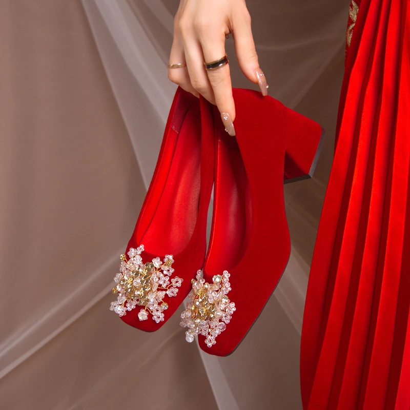 Elegant Ladies Red Silk Wedding Bride Shoes Pearl Bowknot Pointed Toe Pumps Women Sexy Party Dress High Heels Shoes Woman