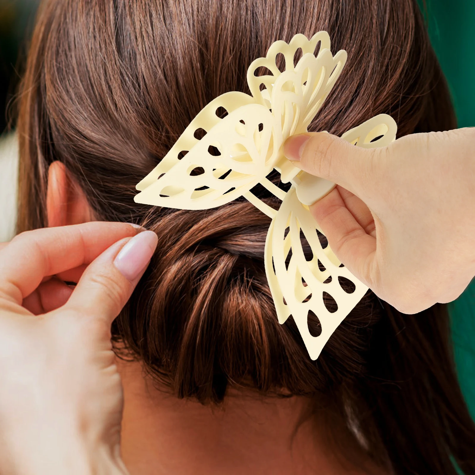 

2Pcs Butterflies Clips Large Barrettes ABS Material Comfortable Jaw Claws Non Fading Anti Deformation Perfect for Women Girls