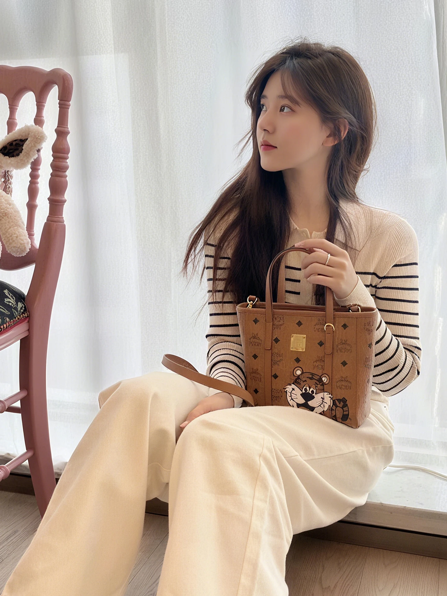 

Zhaolu Si Tianxiewei Women's Stripe Knitted Sweater Inner Wear Celebrity Spring 2026 Casual Style Slim Fit Long Sleeve Knitwear