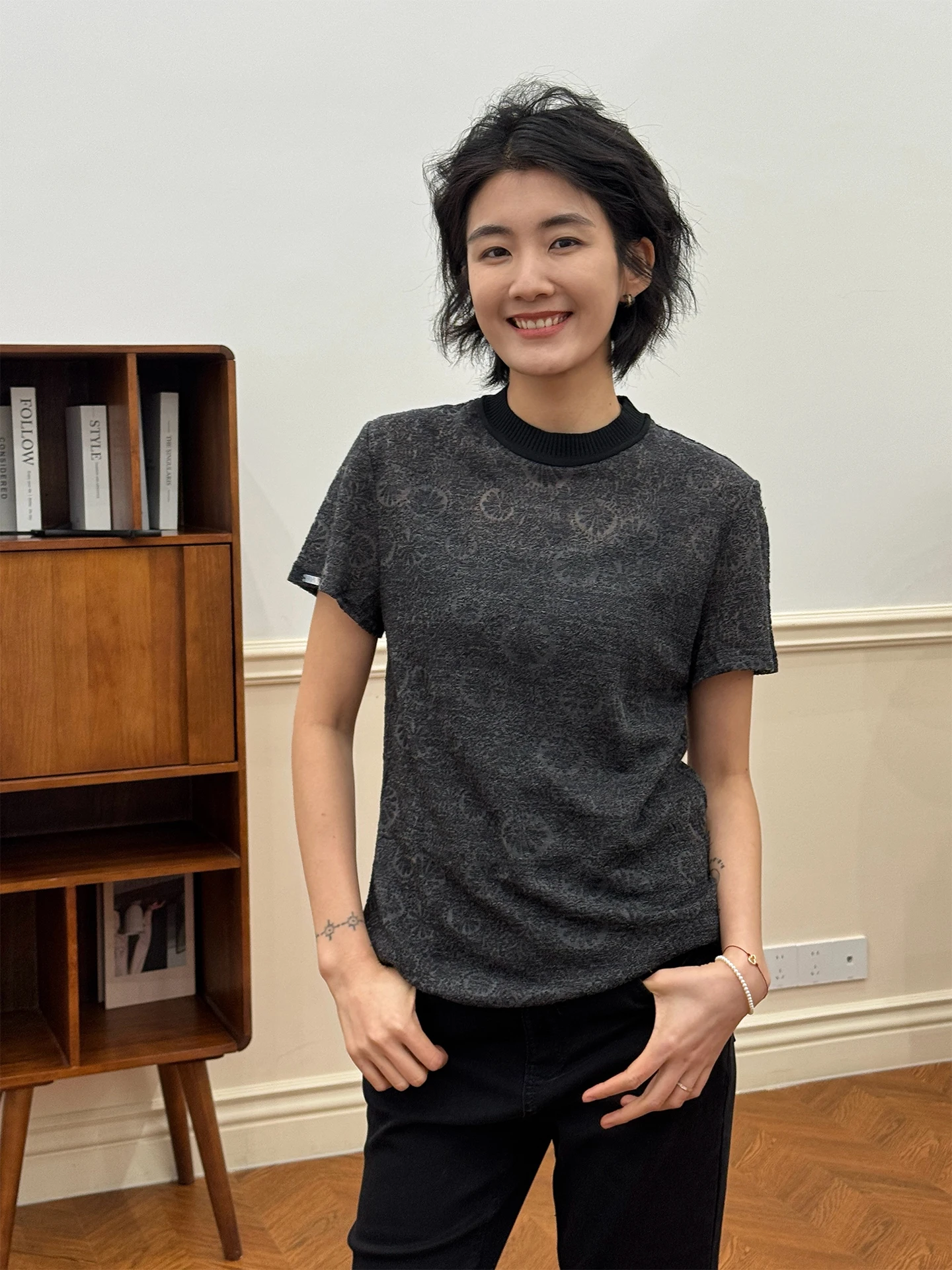 

Женская футболка Langqing из шерстяной смеси с круглым вырезом, стандартного кроя, для повседневной носки, весна 2026, новый дизайн