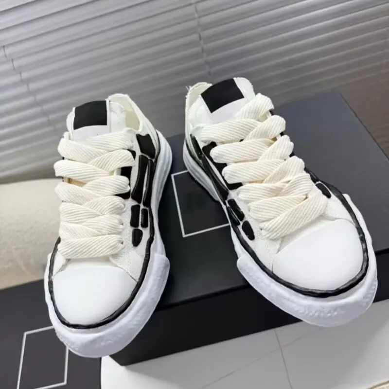 Dissolved Shoes For Both Men And Women, Thick Soled Height Increasing Casual Board Shoes, Fashionable Bone Canvas Shoes view 5
