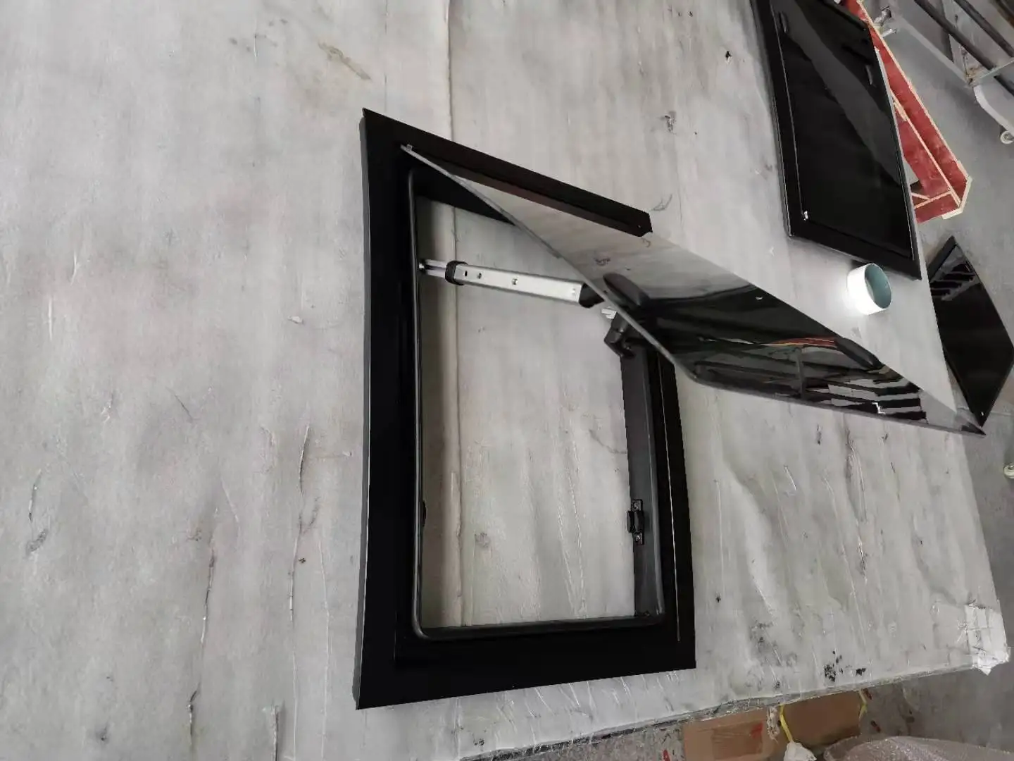 2020 TONGFA سبائك الألومنيوم نافذة السقف الأمامي الاكريليك والزجاج المقسى تركيب كوة بسيطة ودائمة