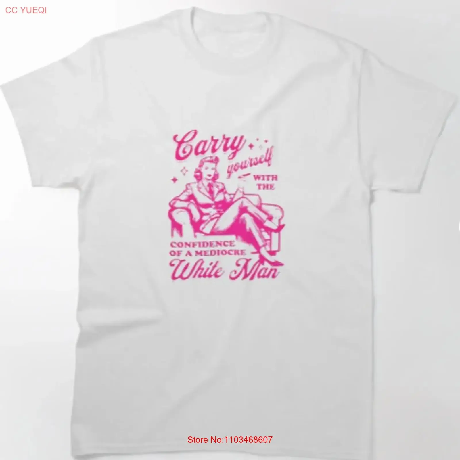 Portez avec fierté le t-shirt classique vintage délavé de style streetwear pour homme, doux et polyvalent, avec la confiance d'un homme blanc moyen de classe.
