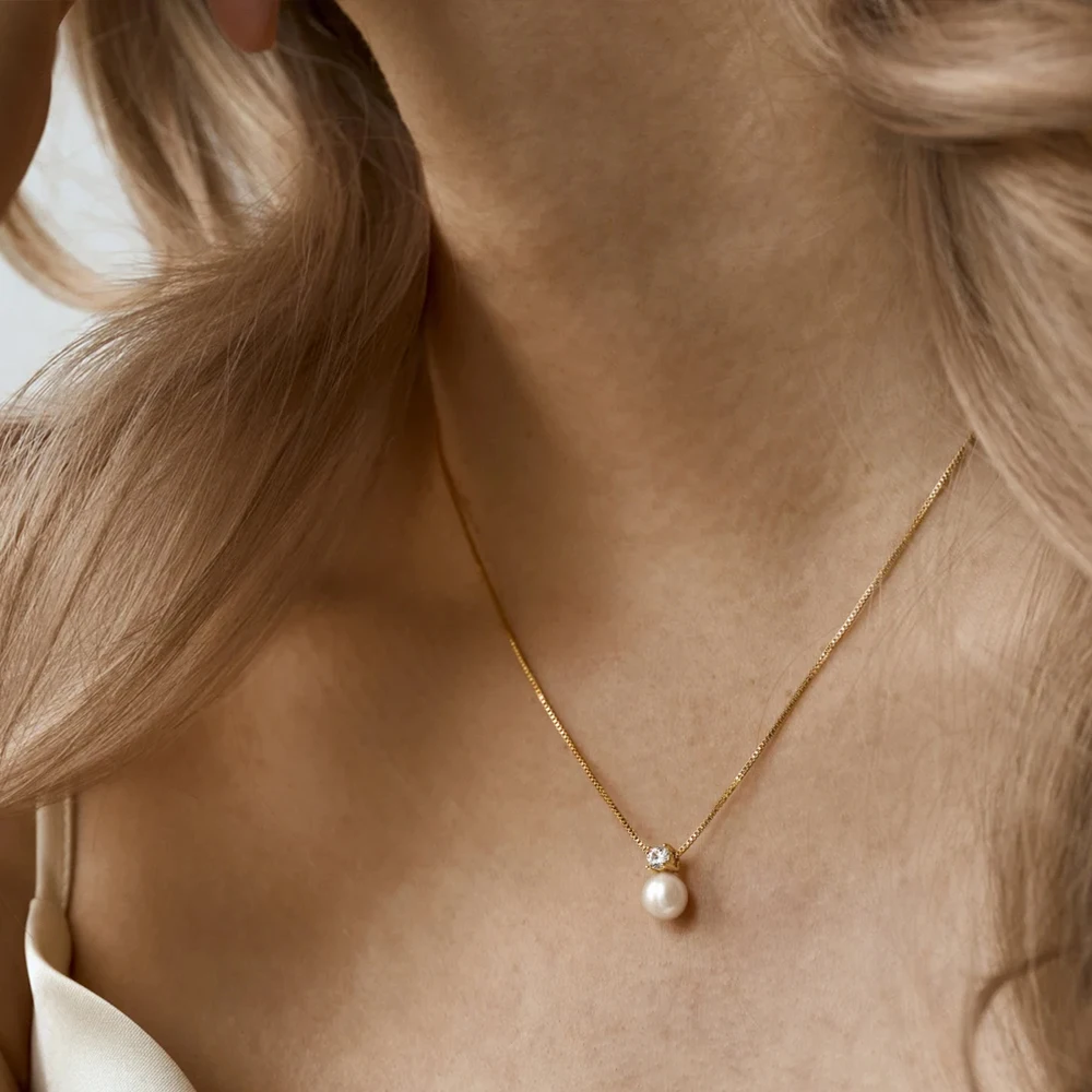 eManco Stainless Steel Gold Plated Imitation Pearl Pendant Ladies Zirconia Necklace Classic Accessories Wholesale
