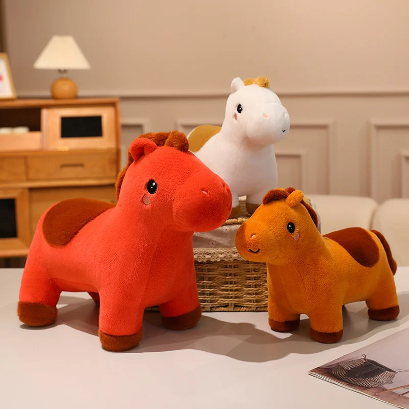 

Уютные ткани, плюшевые игрушки с мультяшным пони, полностью мягкая стоячая поза, кукла-лошадь, кавайный домашний декор, 2026, новогодний талисман