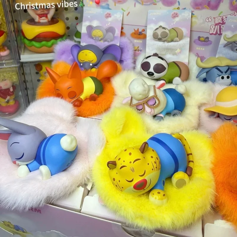 

Disney Zootopia лежащая серия слепая коробка официальные подлинные плюшевые куклы Джуди Ник 9, обычные 2 скрытых стиля