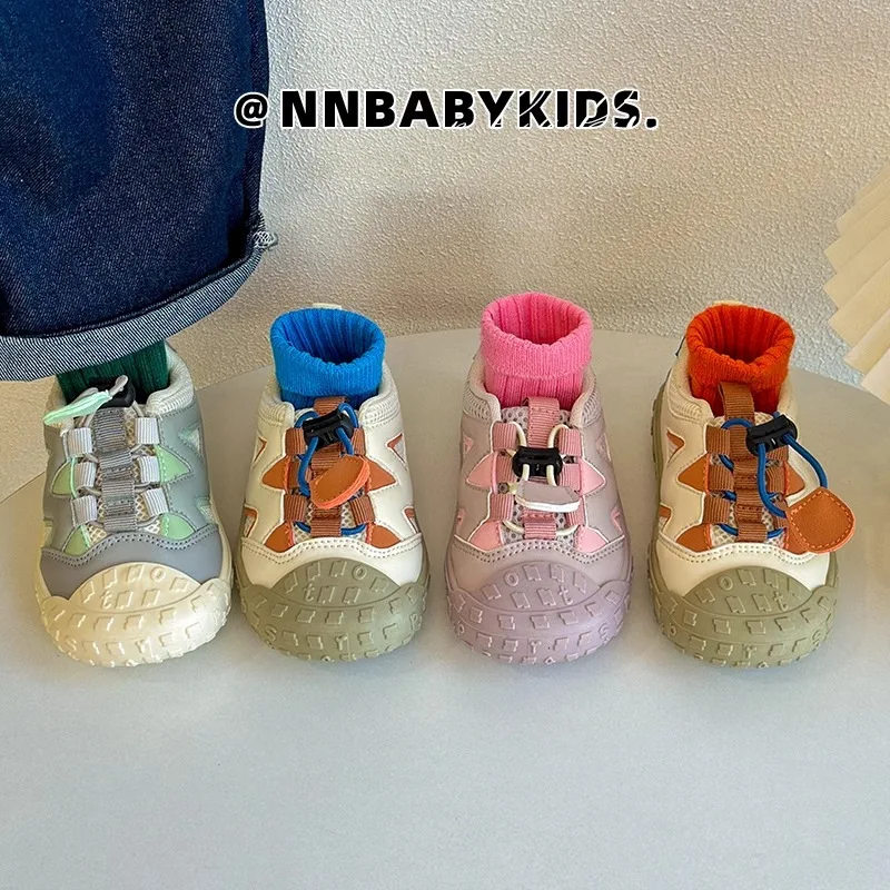 Scarpe da ginnastica per bambini con suola morbida 2025 primavera autunno nuova ragazza web scarpe casual traspiranti scarpe da papà per ragazzo di moda