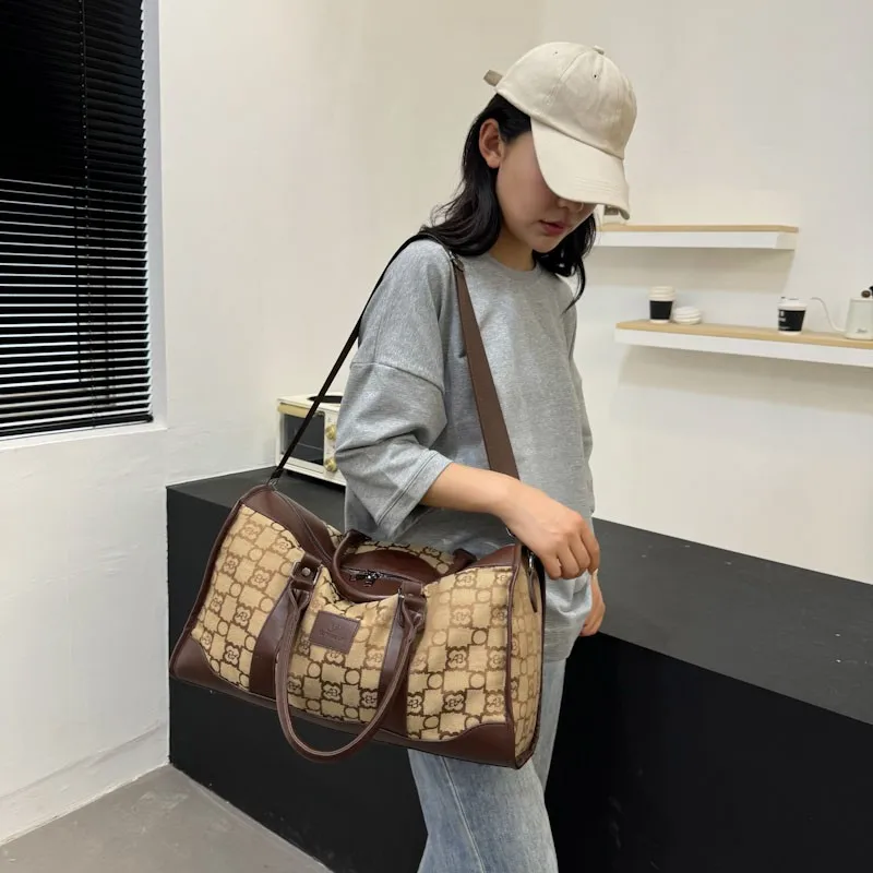 Casual large capacity letter leather women's handbag travel bag duffle fitness bag designer luxury bag sac de voyage bolsa coach