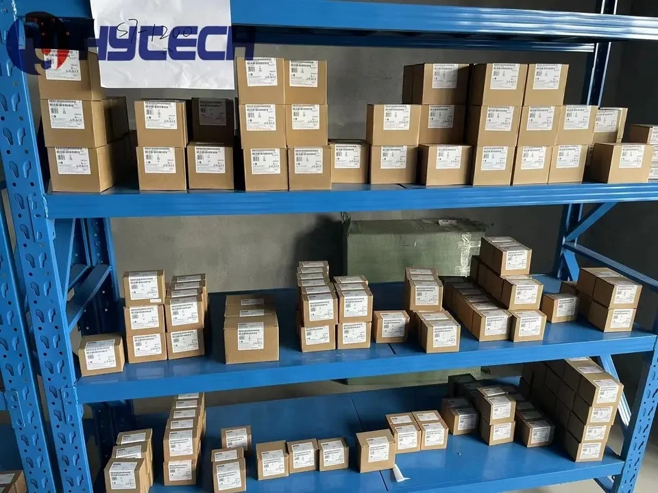 وحدة المعالجة المركزية المدمجة الجديدة وS7-1200 1214C 6ES7214-1AG40-0XB0 PLC