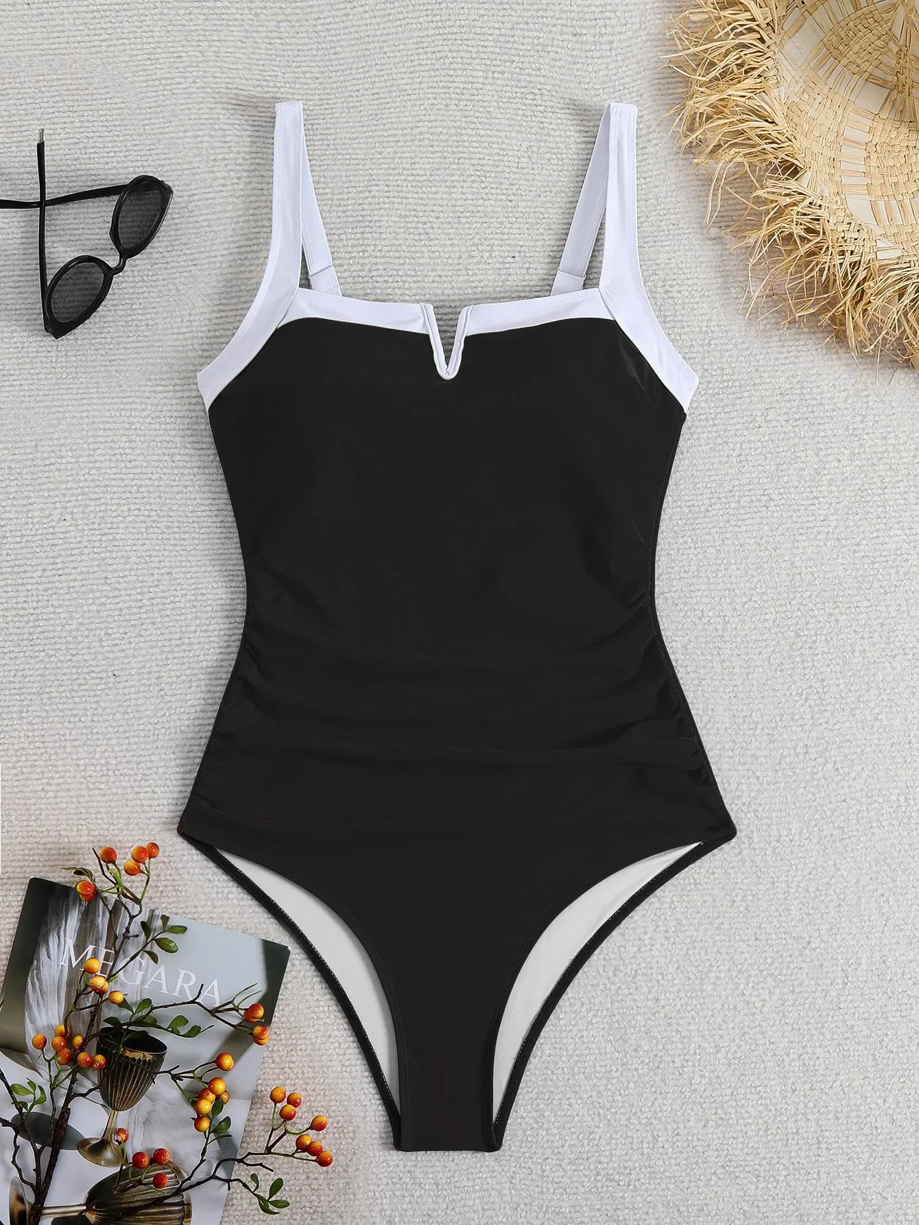 

Vintage Black White Patchwork Swimwear Women V Neck Slim Pleate Tummy Control One Piece Swimsuit 2025 Holiday Swimming Suits