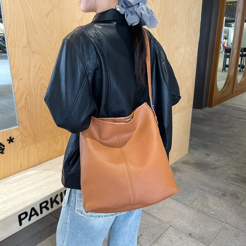 

Hot Sale Shoulder Bags for Women 2025 New Pu Solid Color Hasp High Quality Large Capacity Design Sewing Thread Crossbody Bags