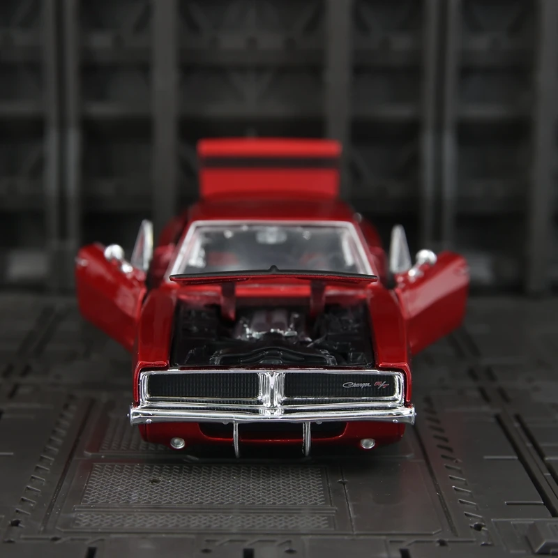 

Maisto 1:25 simulation Dodge Charger R/T alloy car model, doors can be opened rich details, fine workmanship, and good quality