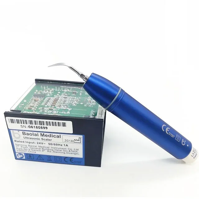 알루미늄 합금 LED 핸드피스가 포함된 피에조 초음파 스케일러에 내장된 Carolyn&MN C7L