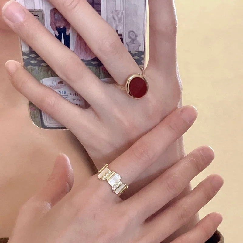 

Модное геометрическое кольцо для женщин, овальной формы, в открытом стиле, элегантный ретро-дизайн в дворцовом стиле, из меди, новинка, уникальное.