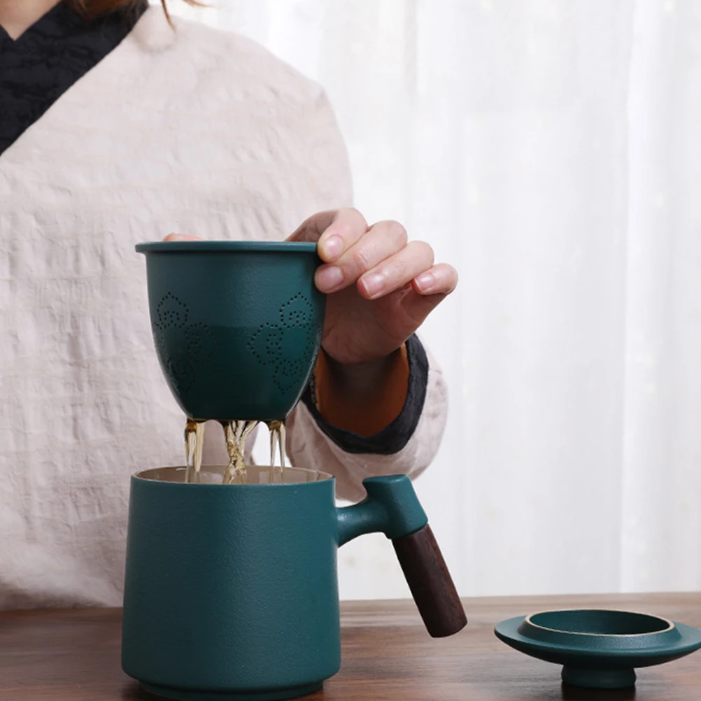 

1 set 1 Set Ceramic Tea Mug Wood Handle Infuser Coffee Cup Retro Design 12Oz Easy Clean Strong Structure Red Blue