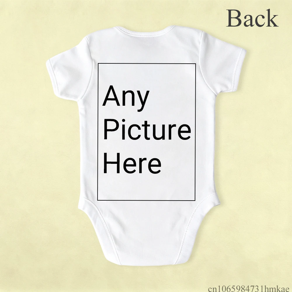 Personalisierter Baby-Strampler für Neugeborene, Geschenk für Babypartys, mit individuellem Foto, kurzärmelig, Vorder- und Rückseiten-Druck, Unisex, für Babys von 0–18 Monaten. – Detail 4
