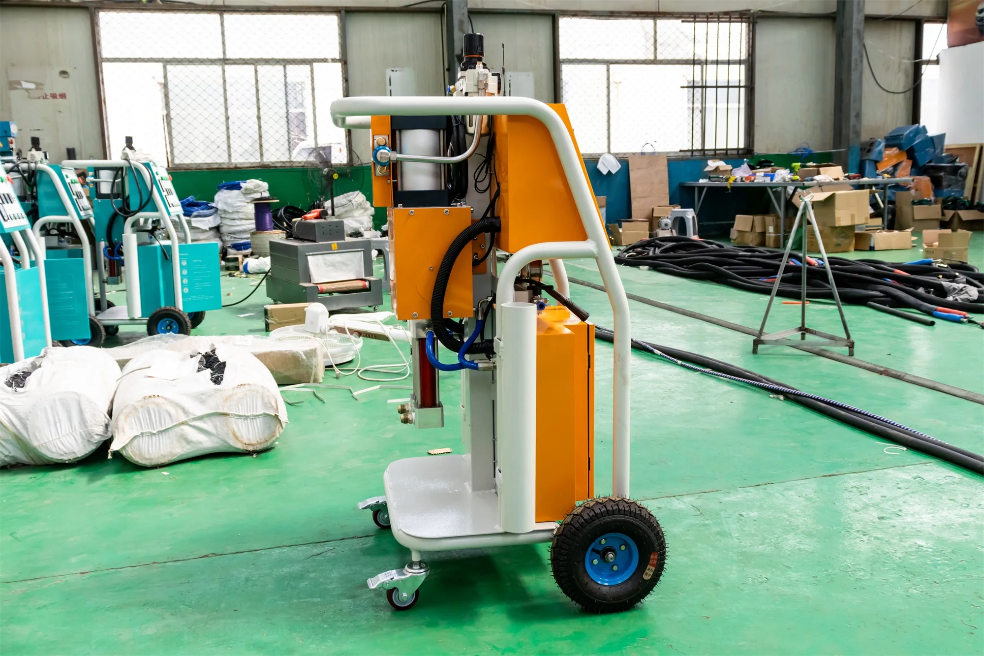 Customized Innovative Remote Control Polyurethane Spray Equipment - 7.5Kw Power For Energy-Efficient Foam Application