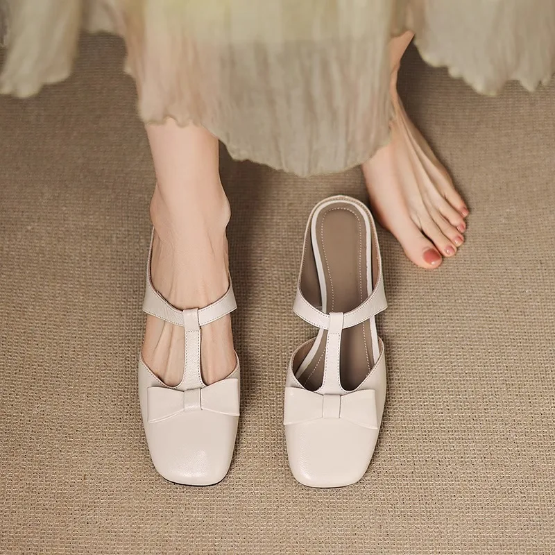 The New Summer Style of Square-toed Low-heeled Thick-heeled One-legged Flip-flops and Sandals for Women Wearing in Baotou