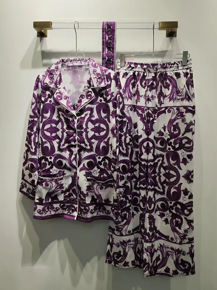 

Прямая рубашка в стиле пижамы в стиле ретро с геометрическим принтом, комплект из двух предметов + свободные широкие брюки, модный костюм на осень 2025 года.