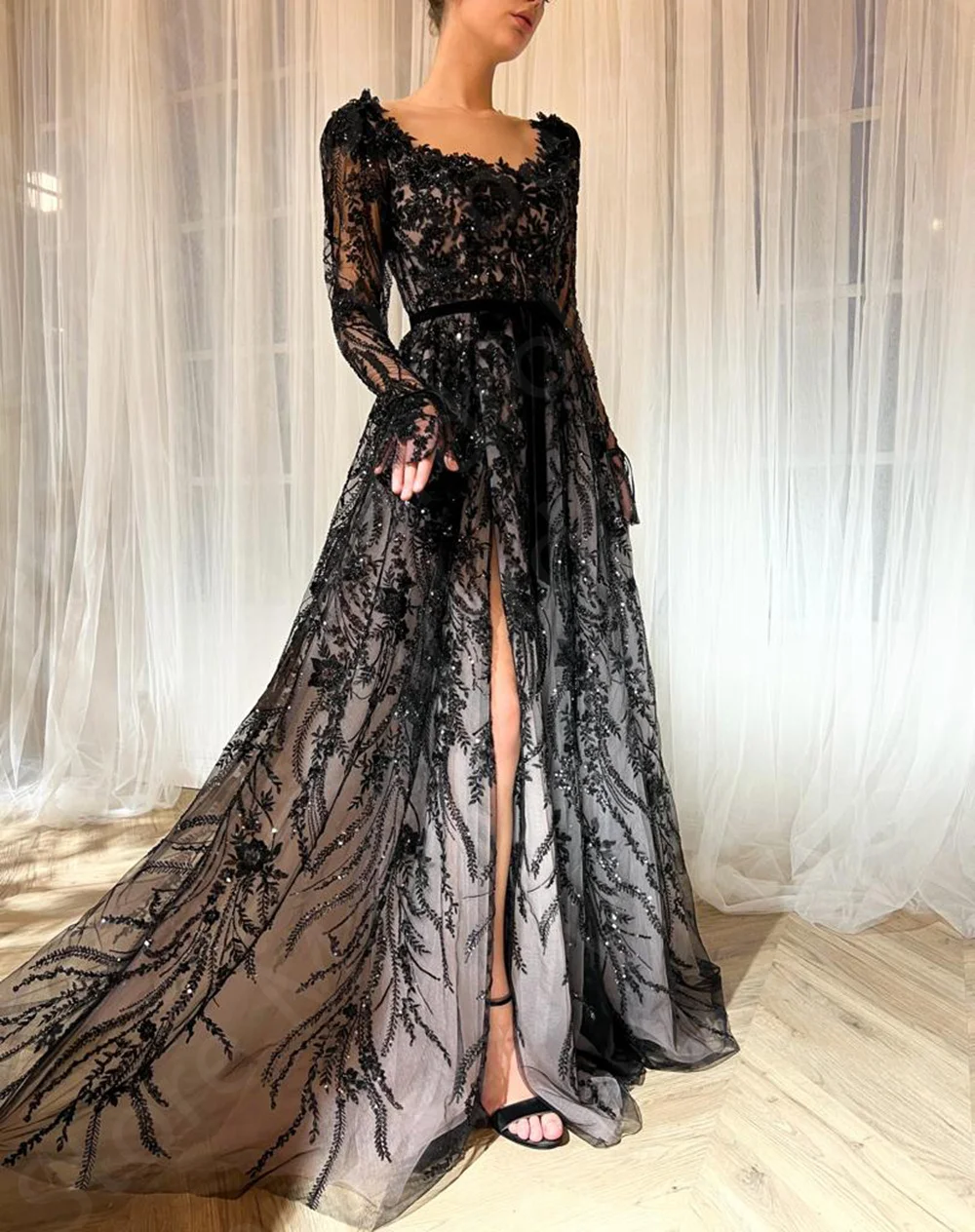 Latest Luxury Black Evening Dresses Long Sleeves 2024 Prom Party Gowns Illusion Neck Back Out Wedding Guest Dress Thigh Slit