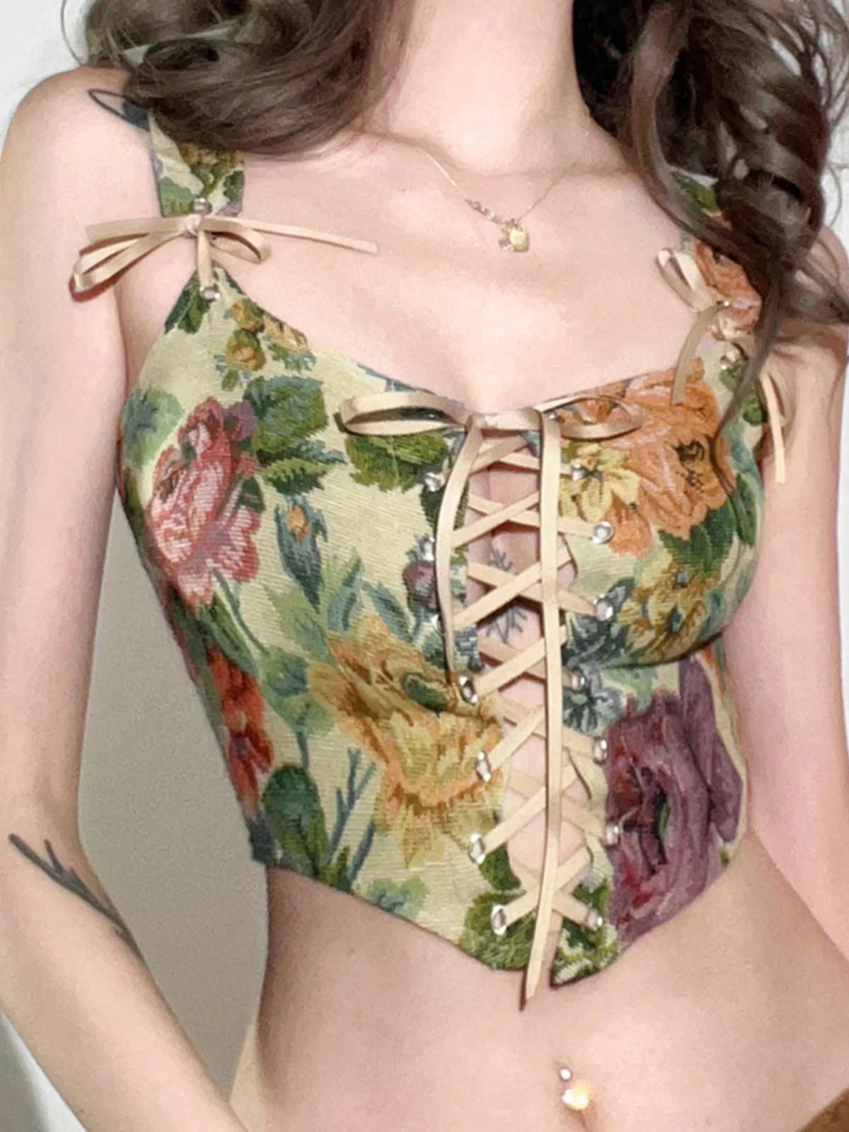 이상한 스타일의 벨트가 달린 빈티지 슬림핏 오버사이즈 폴리에스터 스판덱스 혼방 탑