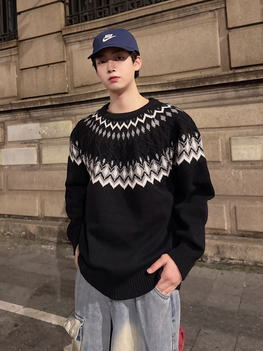 

Мужской вязаный свитер с круглым вырезом, с бахромой и цветочным узором, базовая одежда, цвет черный, осень-зима, повседневный стиль, топ