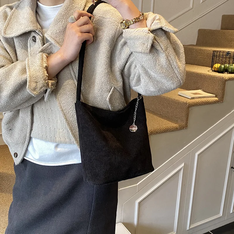 حقيبة كتف كلاسيكية من سروال قصير لعام 2025، حقيبة كبيرة بسيطة، حقيبة دلو بمقبض علوي بلون سادة، محفظة كروس متعددة الاستخدامات، أنيقة