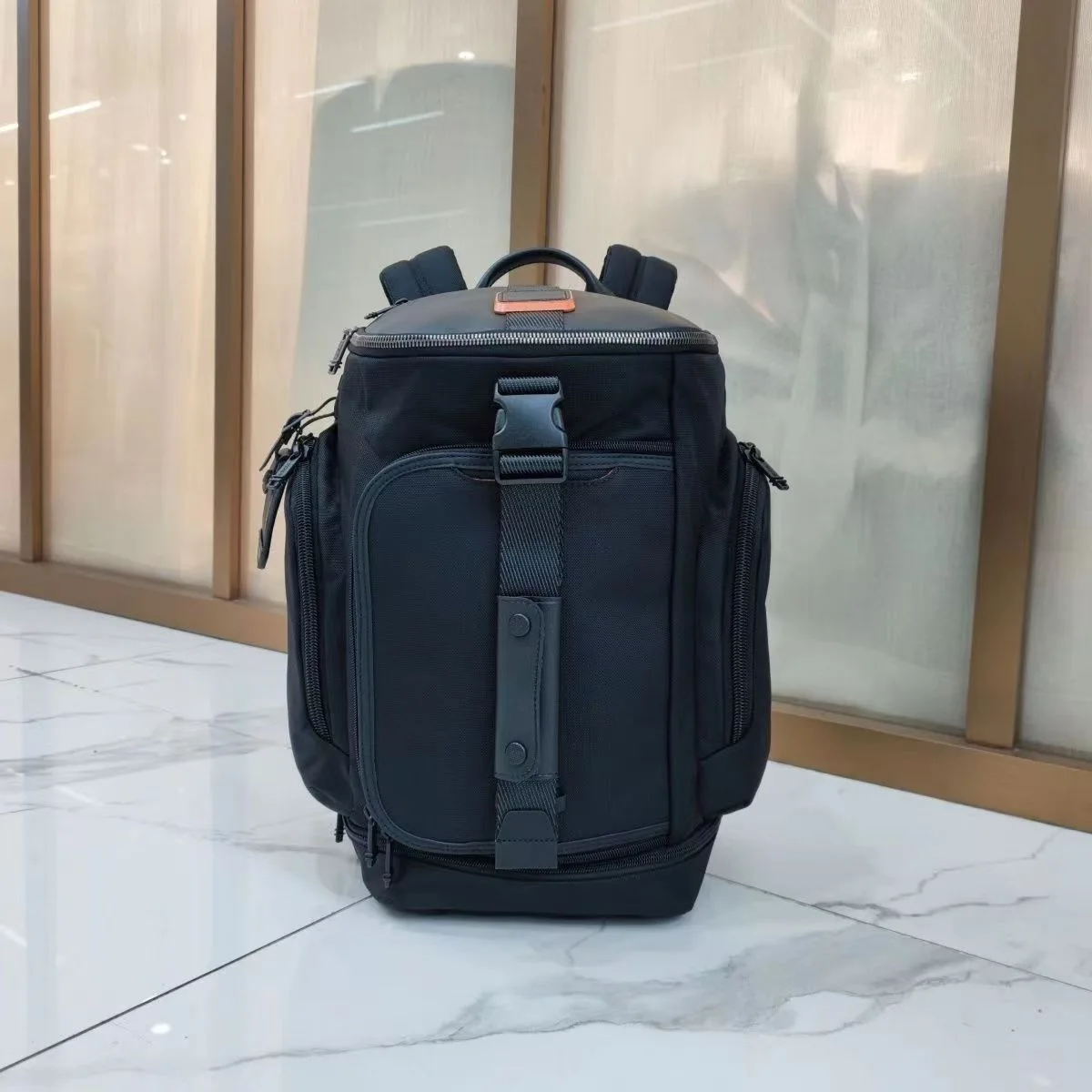 

Men's Multifunctional Backpack – Stylish Business Commuter Laptop Daypack, Cool & Trendy 232385D