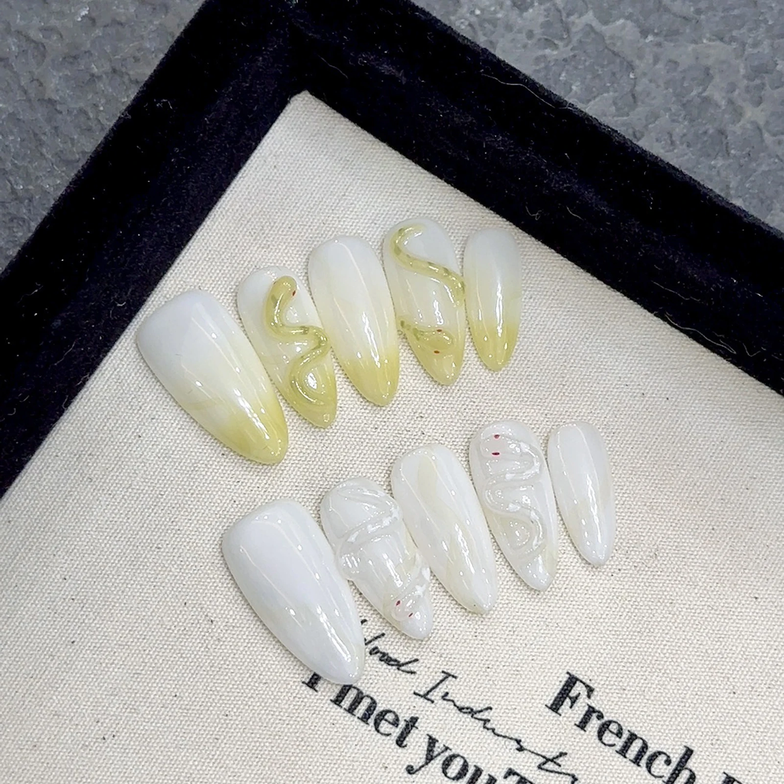 

10pcs Y2k Press On Nails Handmade Green Gradient False Nails With 3d Snake Decor Full Cover Chinese Style Fake Nails Long Almond