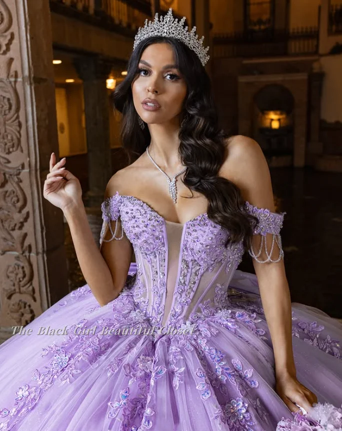 Maßgeschneiderte elegante lavendelviolette trägerlose Quinceanera-Kleider mit Perlen und Pailletten, Tüll, appliziert, trägerlos, Abschlussball zum 16. Geburtstag
