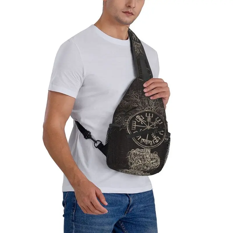 Custom Vegvisir En Boom Van Het Leven Yggdrasil Crossbody Sling Rugzak Mannen Viking Kompas Borst Schoudertas Voor Camping Dagrugzak