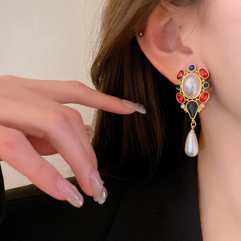 Vintage Palace Earrings Without Ear Holes Imitation Pearl Dinner Women Crystal Earrings Rhinestone Droplet Earbone Clip