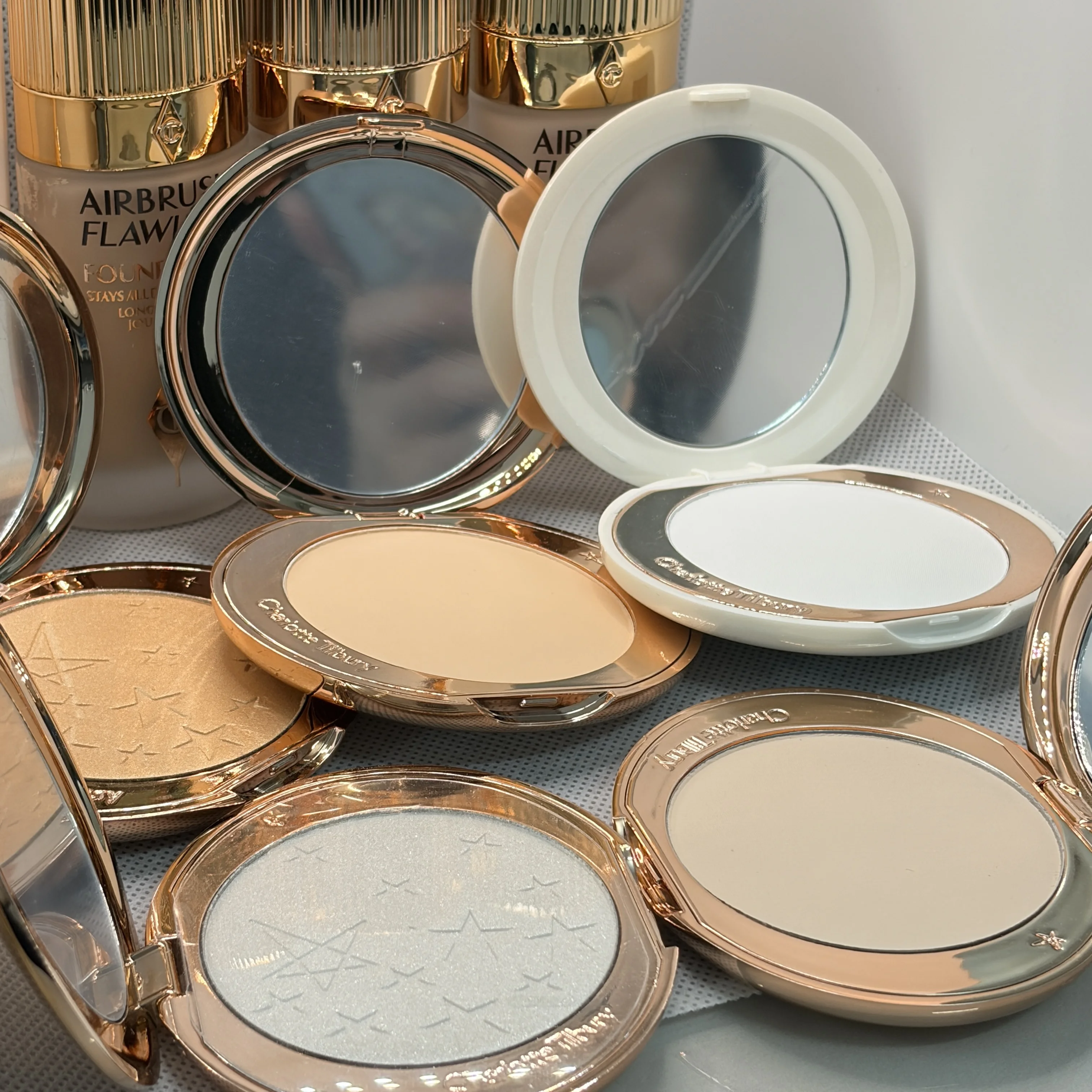 Base de Maquillaje Líquida CT Holding con Ácido Hialurónico, Spray de Maquillaje en Polvo Compacto que Mantiene el Efecto del Maquillaje de Forma Eficaz