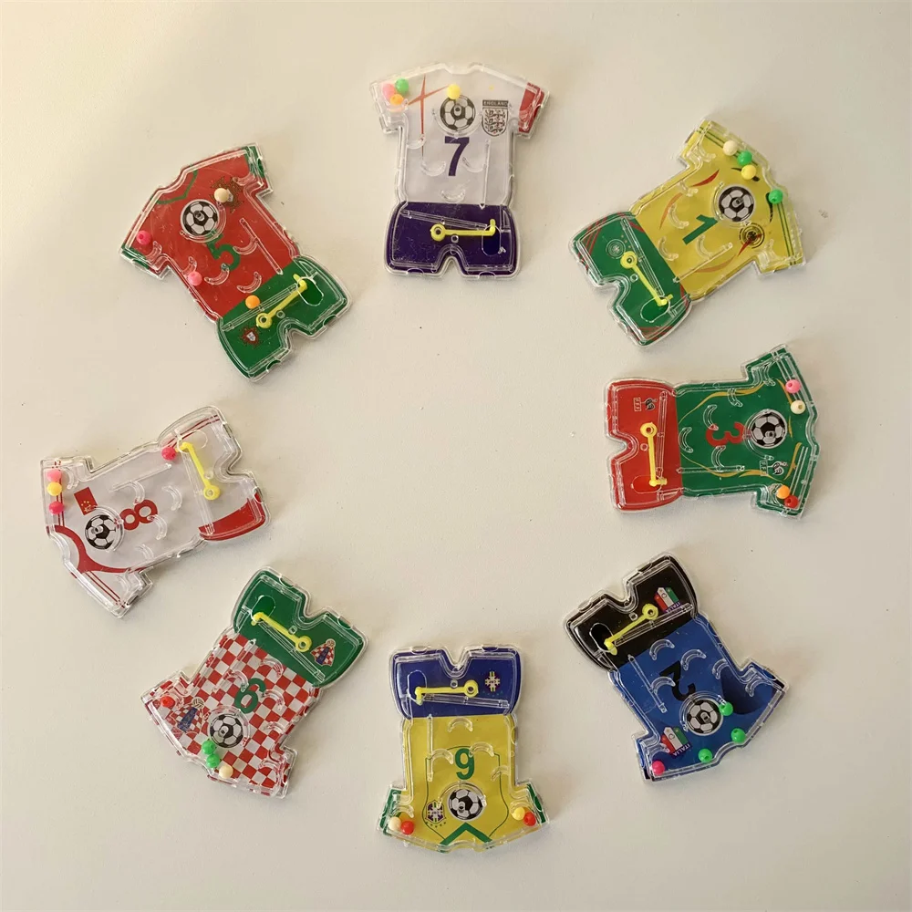 10 pezzi di giocattoli per feste sportive a tema calcio Set fischietto da calcio Mazz Tattoo for Kids Birthday Party Favors Goodie Bag Pinata Filler