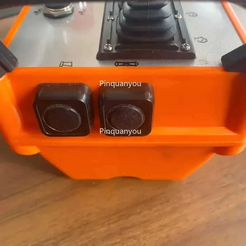 12V Chile 4-Way Remote Control Crane Motors for Truck Palfinger - Heavy-Duty Remote Operated Cranes