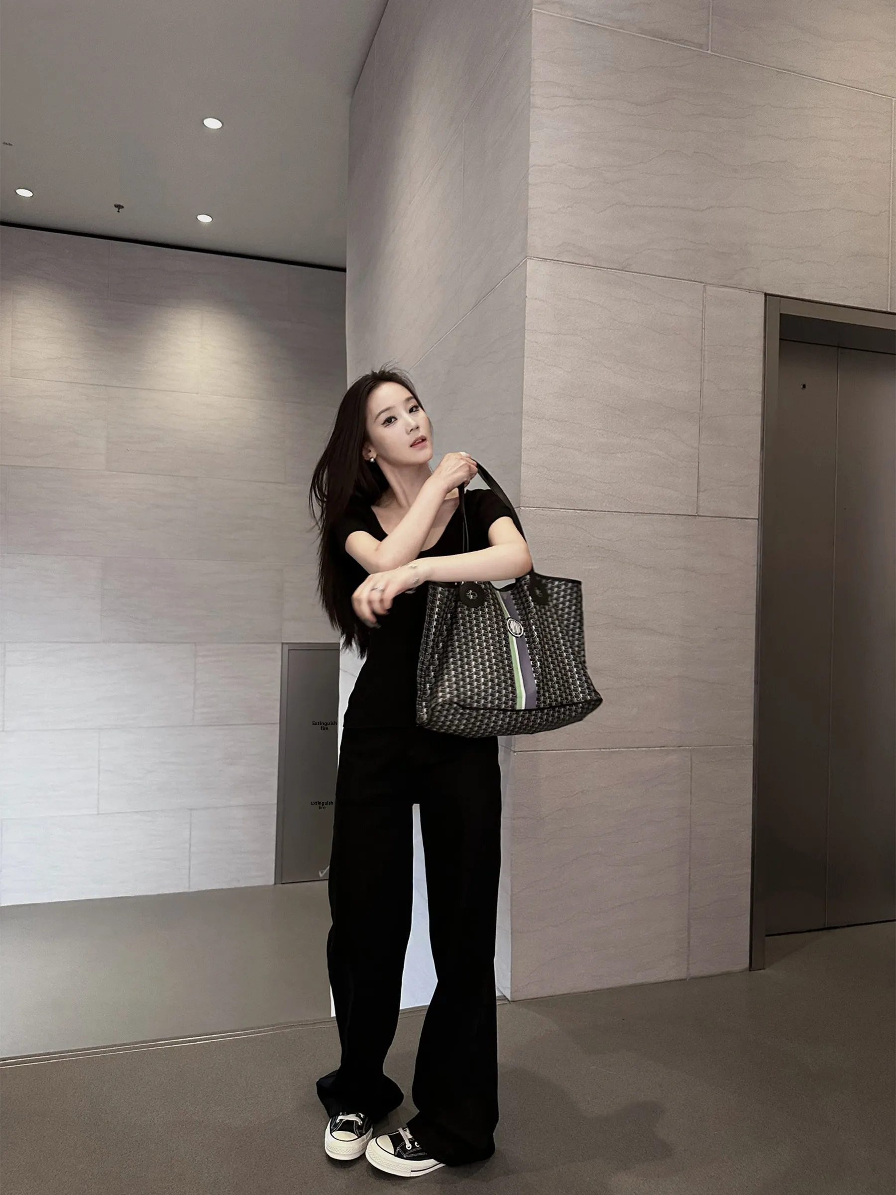 

Джинсы с высокой талией и прямыми штанинами для женщин: модные, износостойкие брюки для молодых девушек на весну-лето