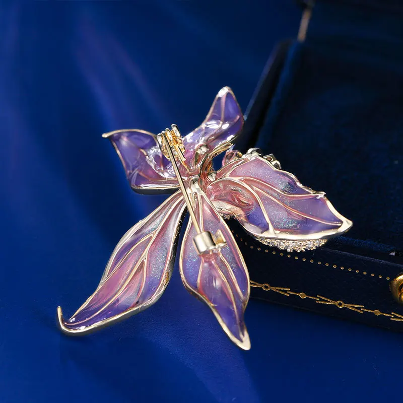 High-end French Iris Female Brooch Exquisite Shining Pink and Blue Enamel Corsage Luxury Design Zircon Pin Suit Coat Accessories