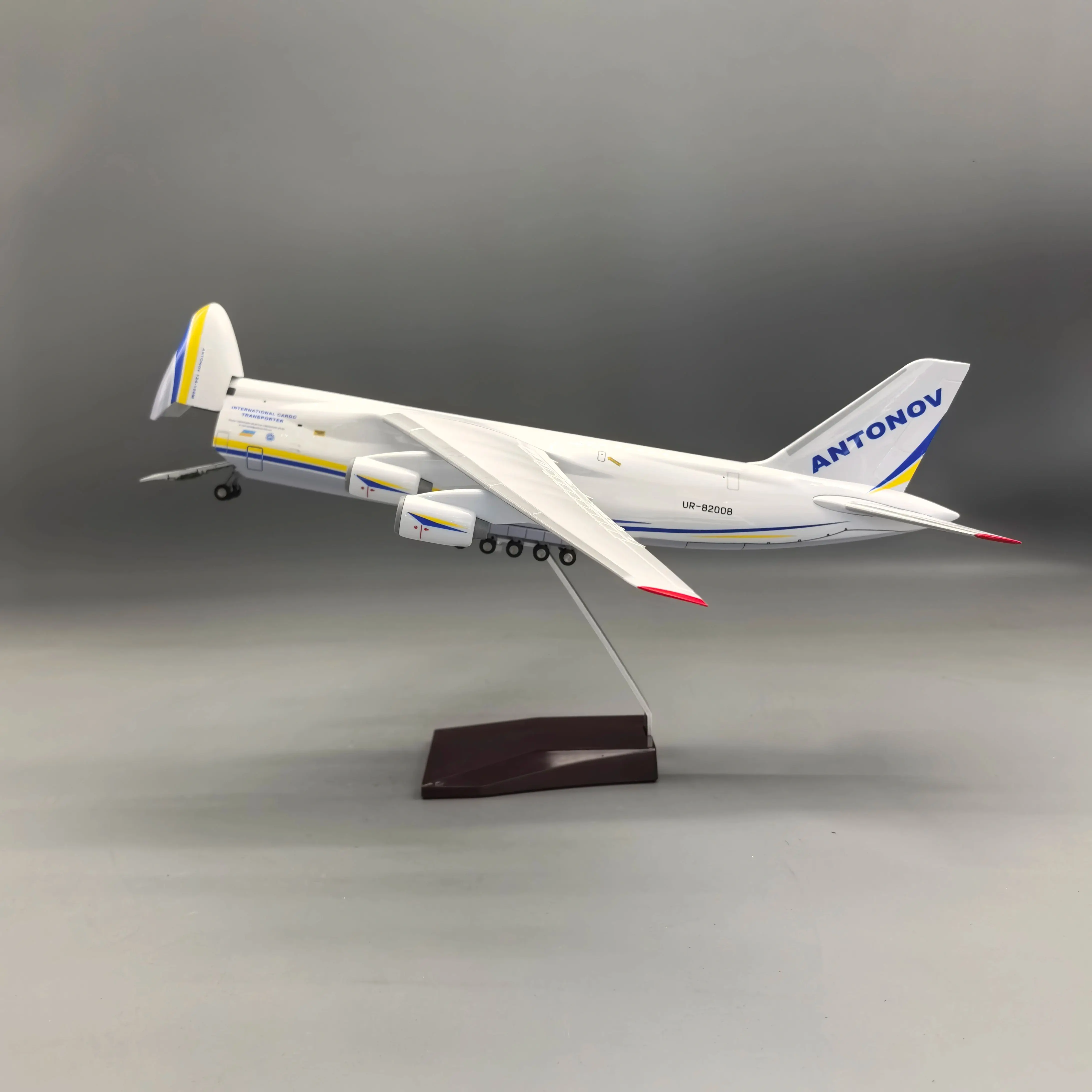 

42CM 1/165 Scale For Antonov AN-124 Mriya Transport Aircraft Simulation Airplane Resin Plastic Replica Model Toy For Collection