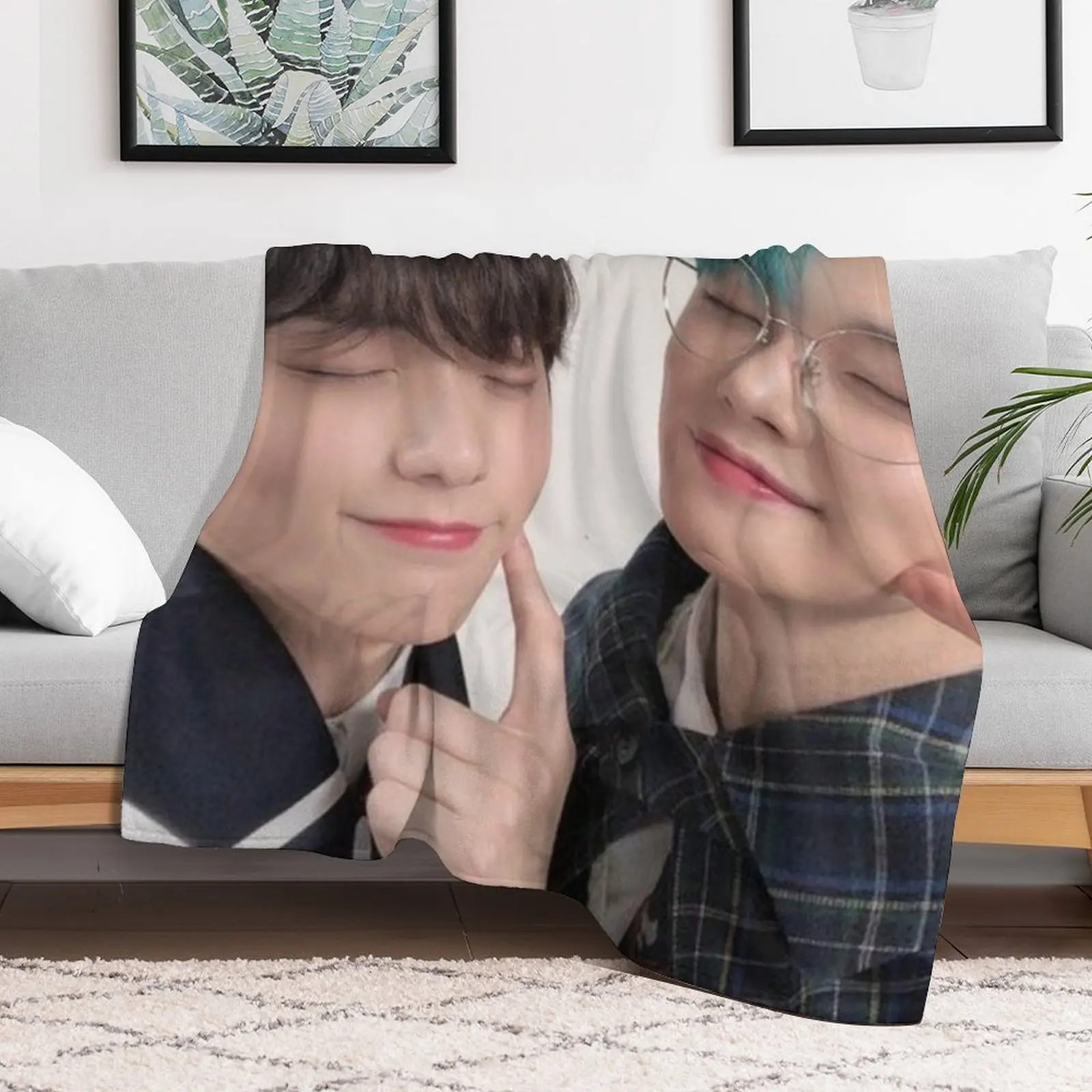 TXT Soobin & Yeonjun Throw Blanket