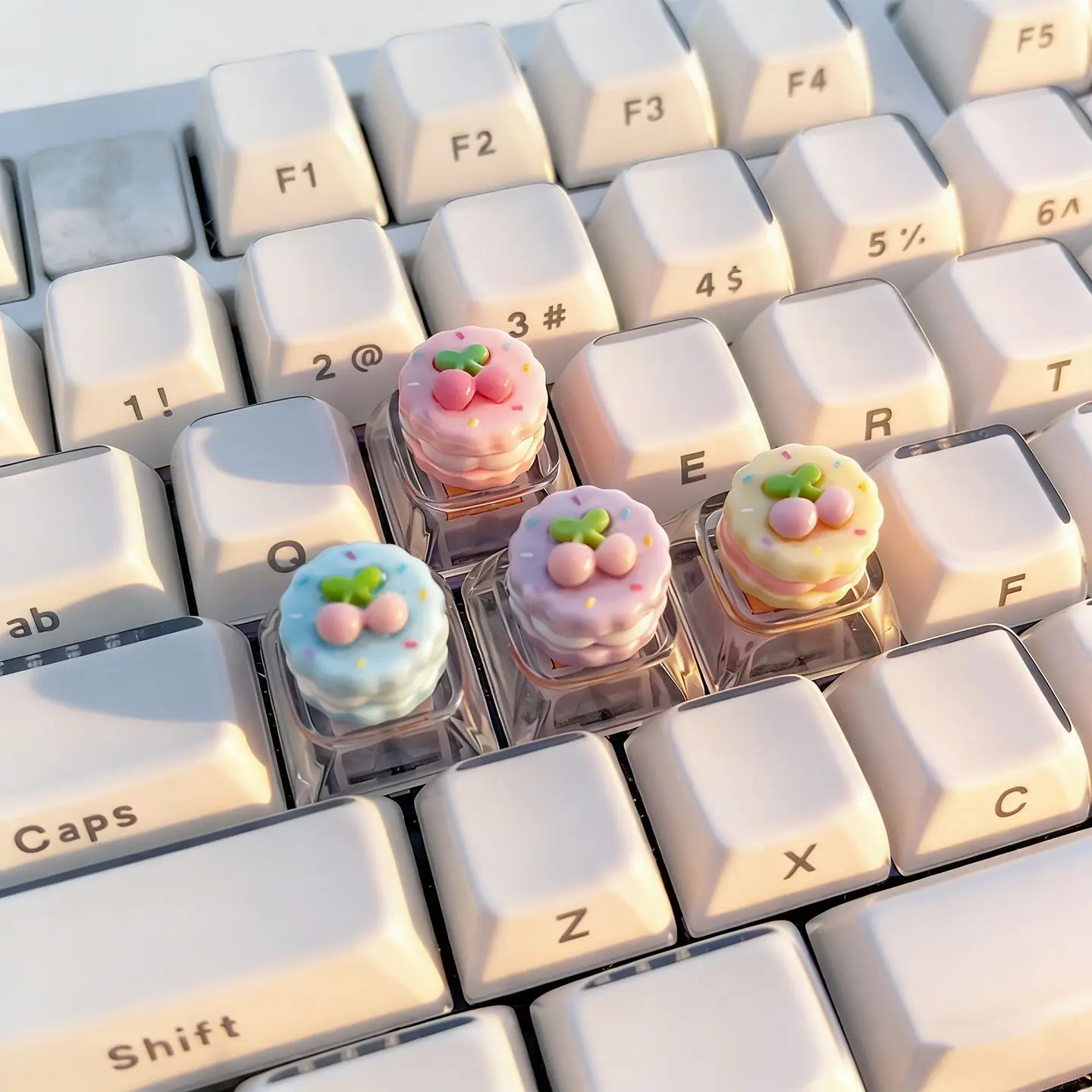 

4pcs Cherry filled cake keycaps in four sets, translucent cute girl cartoon color series DIY personalized keycaps