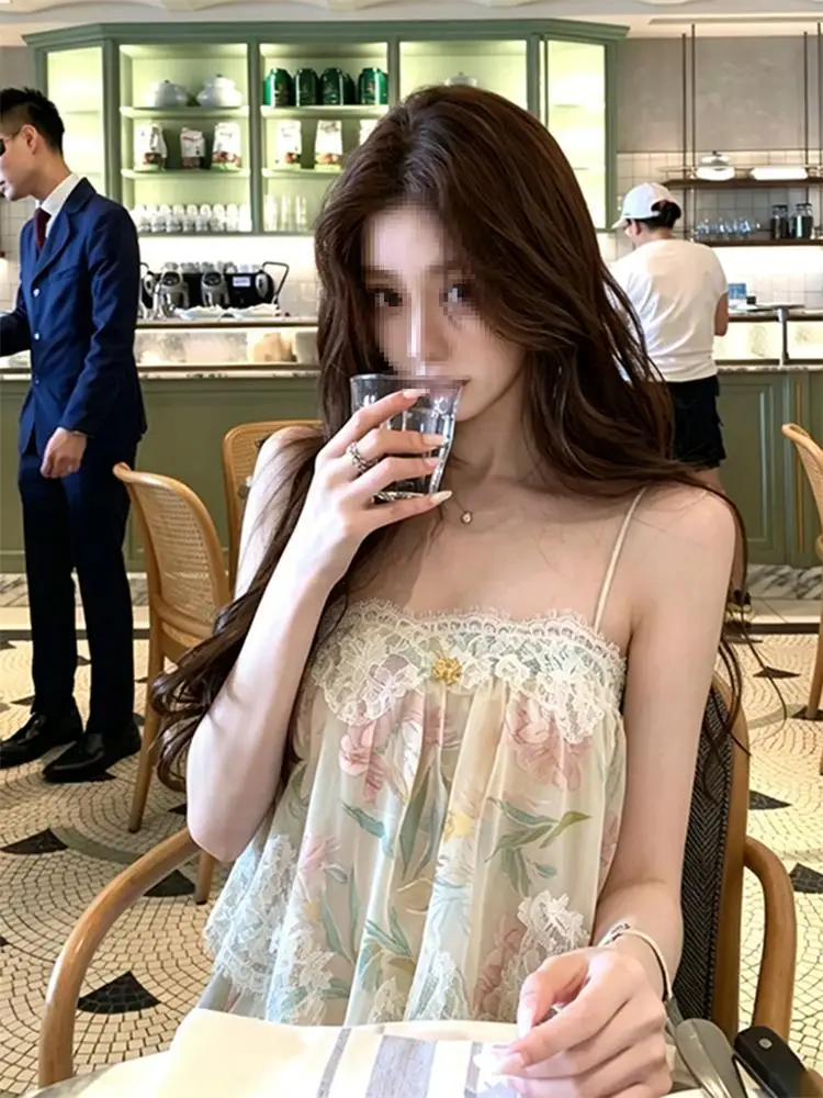 Summer Floral Lace Splice Crop Top Women's Beach Style Casual Loose Fit Asymmetric Design Thinming Vest Upper Body