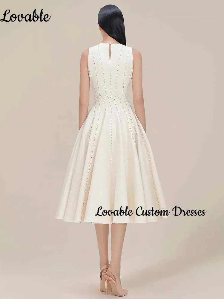 Fساتين للمناسبات الخاصة مخصصة على شكل حرف a خط عنق سكوب فساتين نسائية أنيقة وجميلة بطول الركبة كشكش مطرز كوكتيل