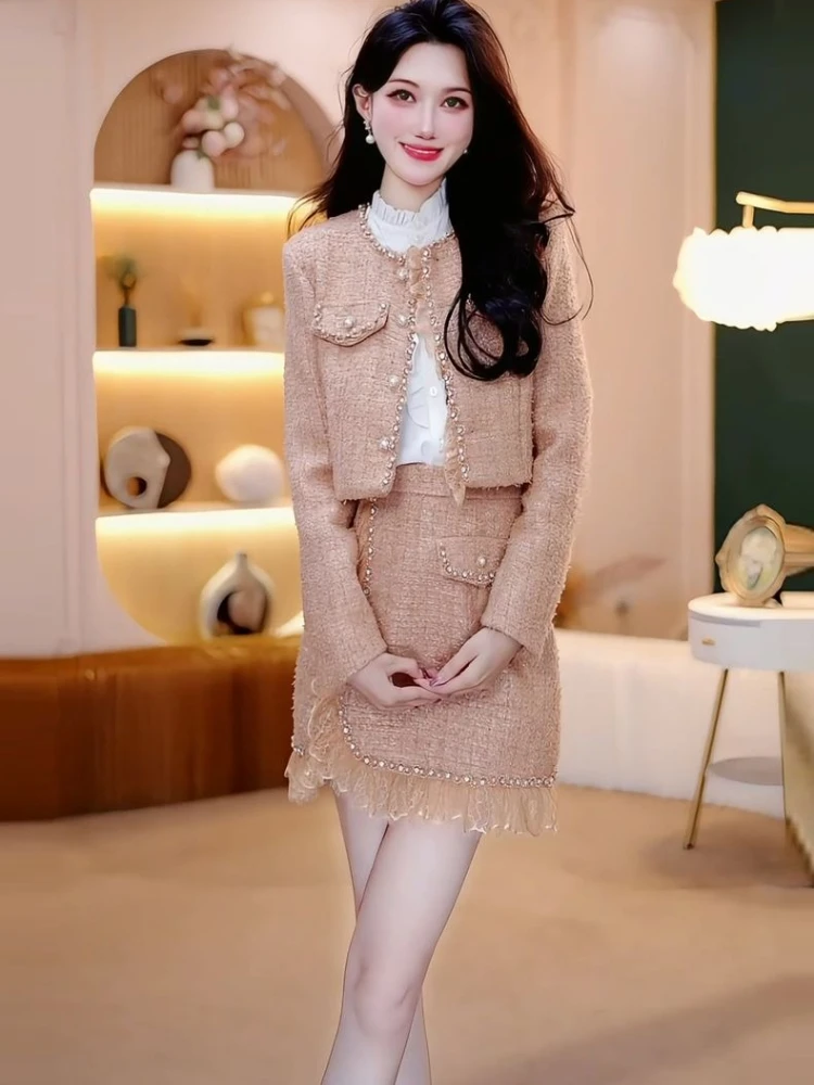 

Осень-зима 2025 года, облегающий комплект из двух предметов, высококачественное легкое роскошное пальто с круглым вырезом + полуюбка, элегантный комплект