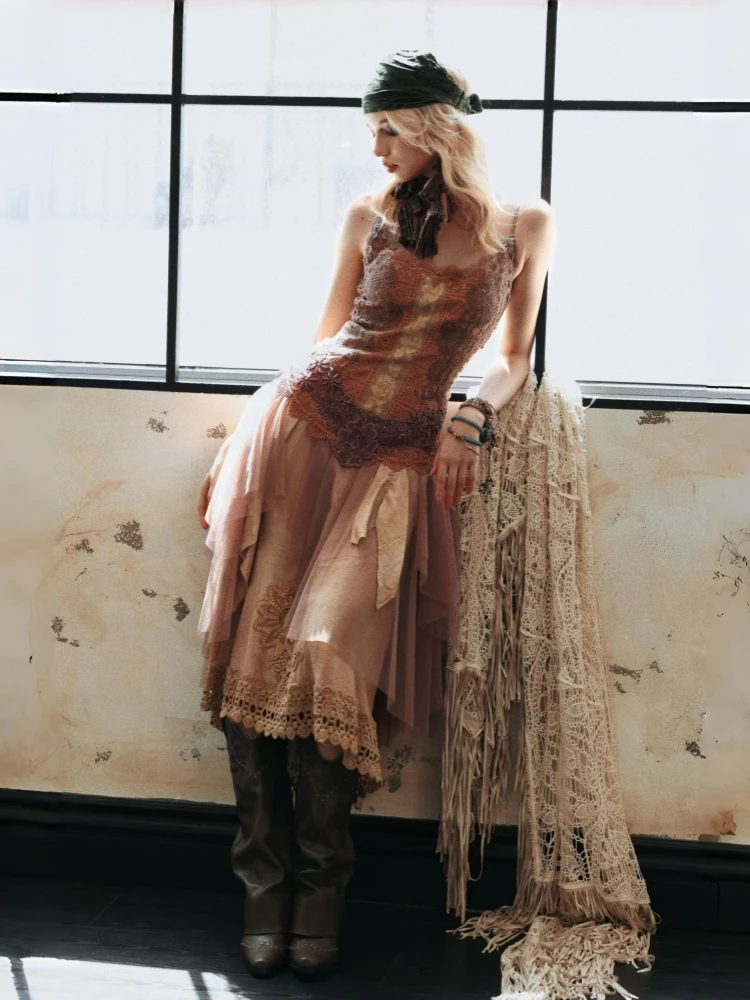 

Niche Designer High Quality Wandering Style Lace-up Mid-Ancient Dress Embroidery